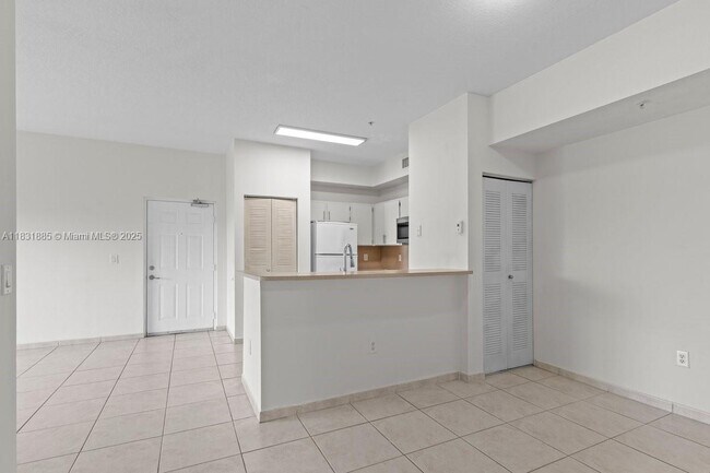 Building Photo - 7330 NW 114th Ave