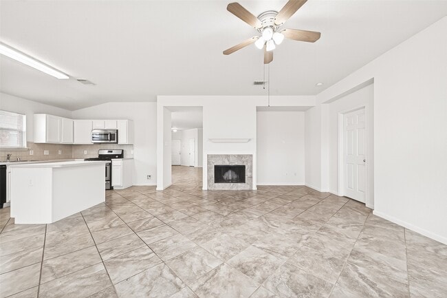 Building Photo - 2806 Powell Springs Ct