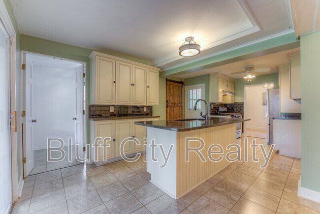 Building Photo - 4560 Boyce Rd