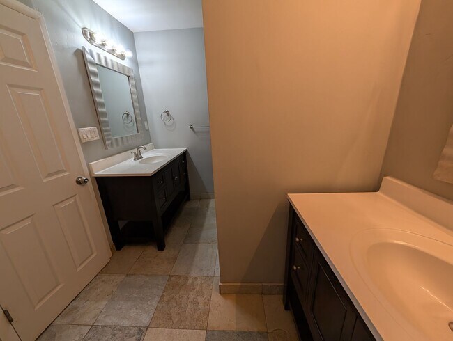 Building Photo - 3 Bedroom 2.5 Bathroom Cavalier Palms House