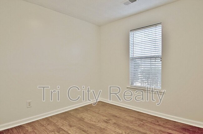Building Photo - 350 Cobbler Dr