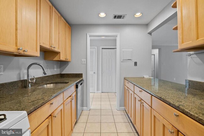 Building Photo - 538 Brummel Ct NW