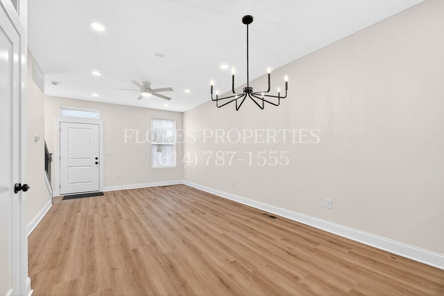 Building Photo - 698 S 22nd St