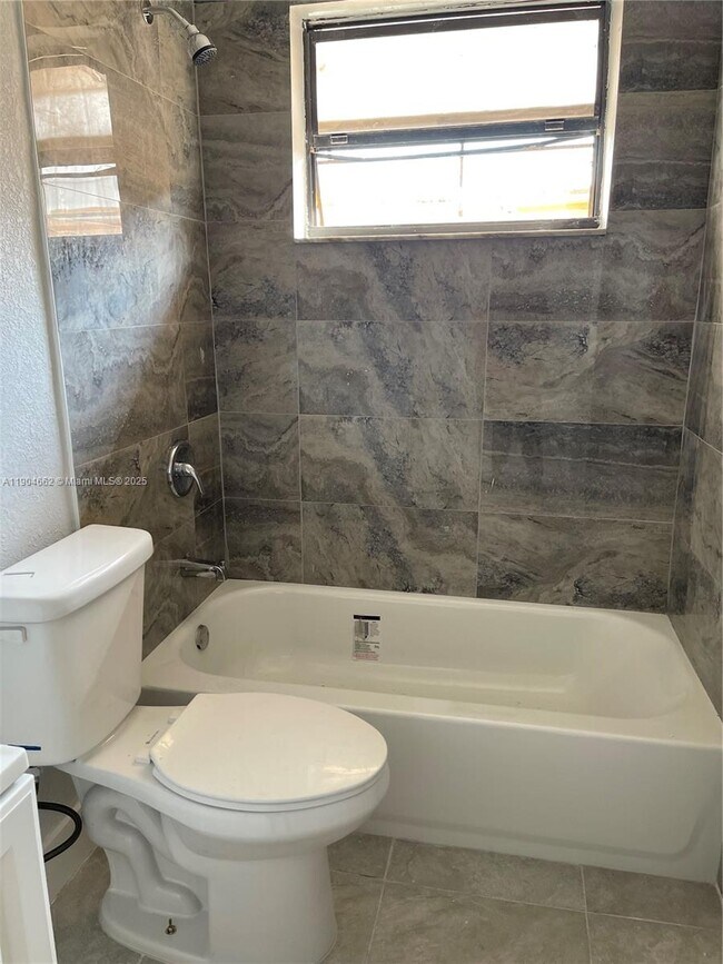 Building Photo - 2041 NW 6th St