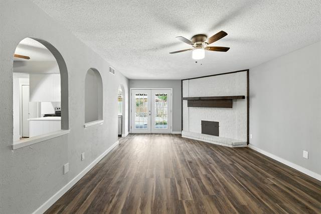 Building Photo - 2307 Montclair Dr