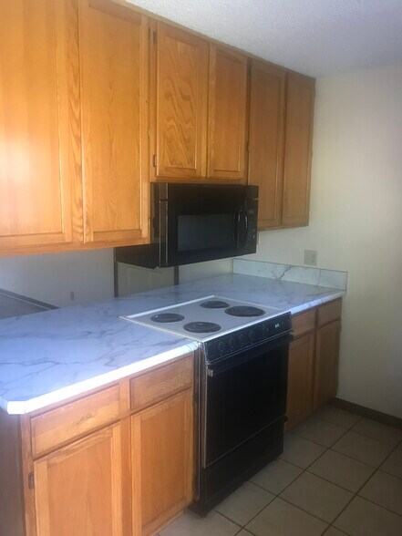Building Photo - 407 Leffel Ct