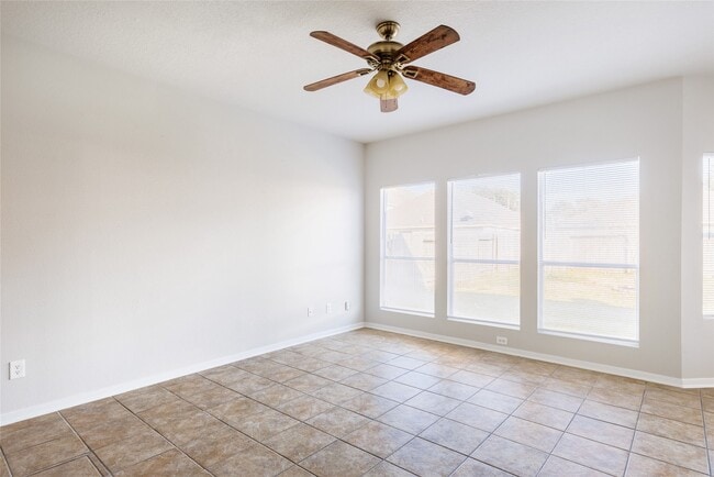 Building Photo - 15410 Fir Woods Ln