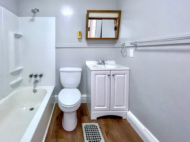 Building Photo - Beautiful historic 3BR/2BA Home