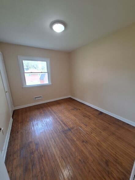 Building Photo - 1611 Clarice Way