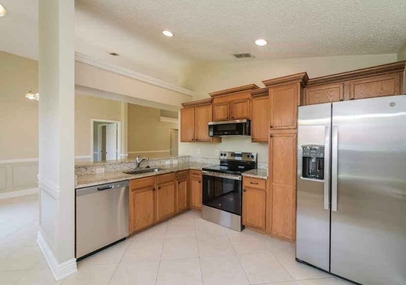 Building Photo - 2900 Cool Breeze Cir