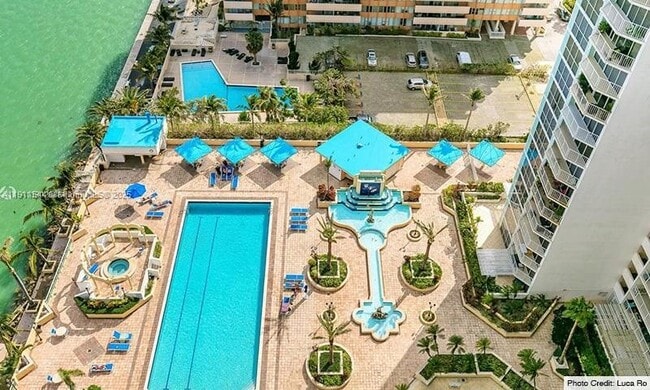 Building Photo - 7601 E Treasure Dr