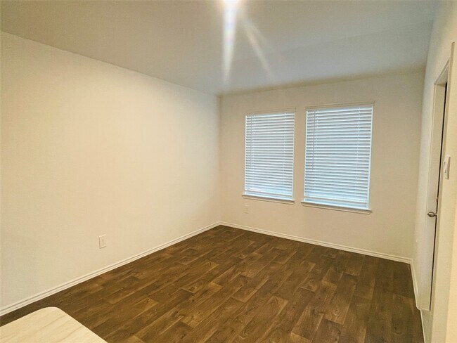Building Photo - 5146 Bay Mdws Ln