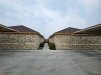 Building Photo - 1013 W Sunset Valley St