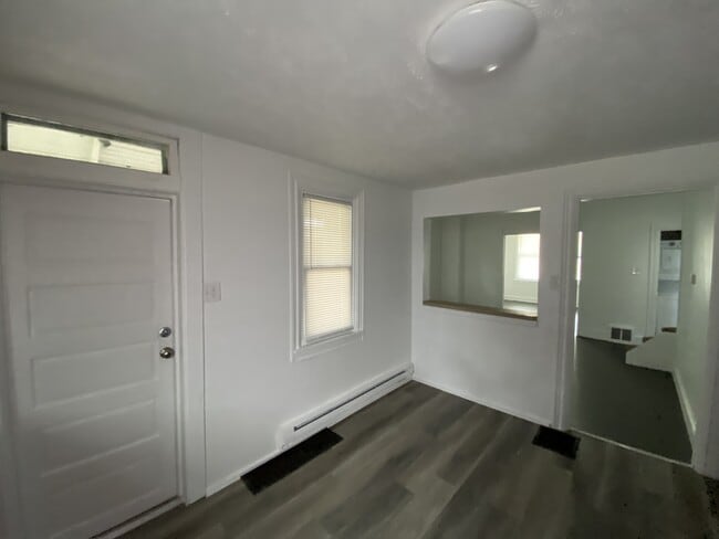 Building Photo - 93 B St