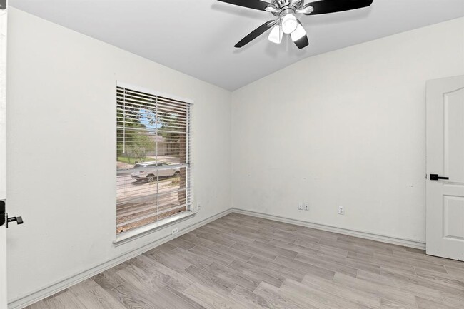 Building Photo - 2356 Vernell Way