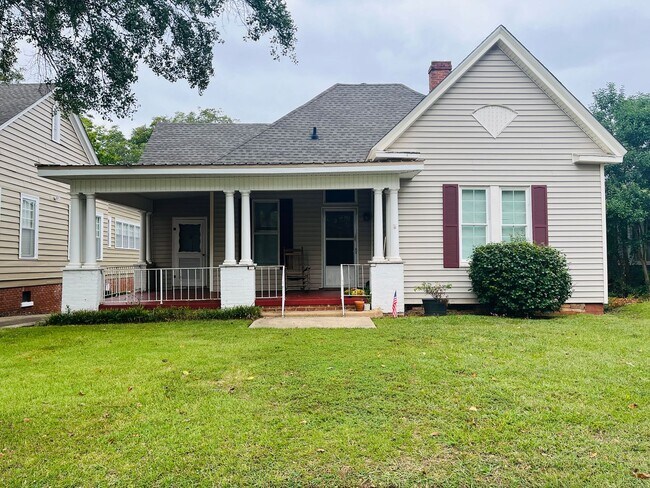 Primary Photo - 606 Broad St