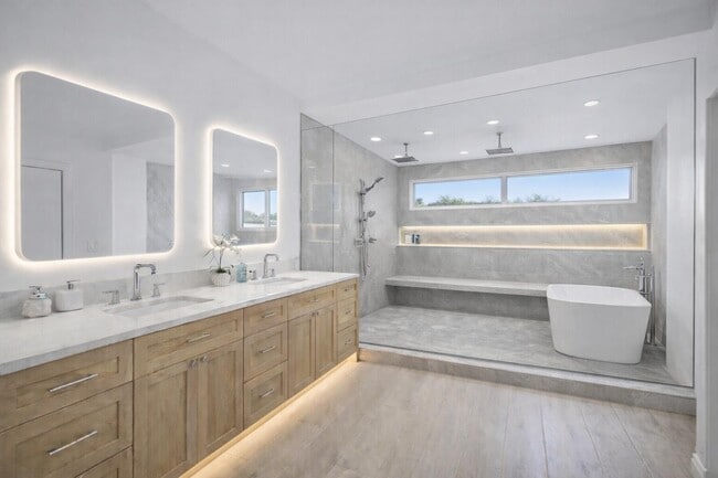 Building Photo - 885 Nafa Dr