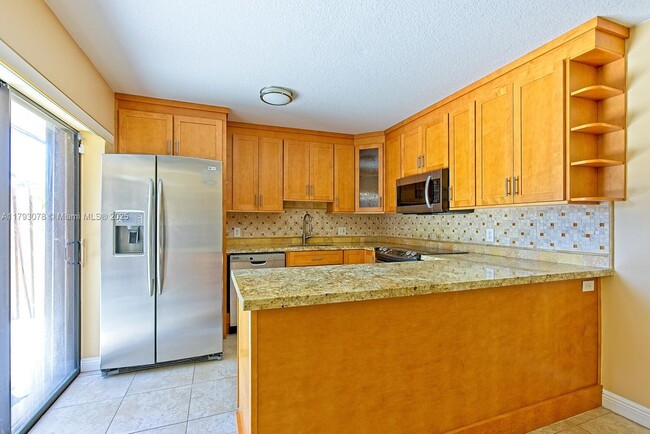 Building Photo - 2585 Garden Ct