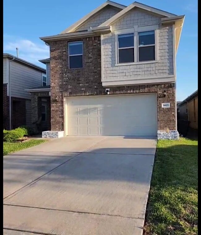 Building Photo - 16623 Live Oak Canyon Dr