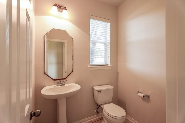 Building Photo - 16507 Falcons Cove Dr