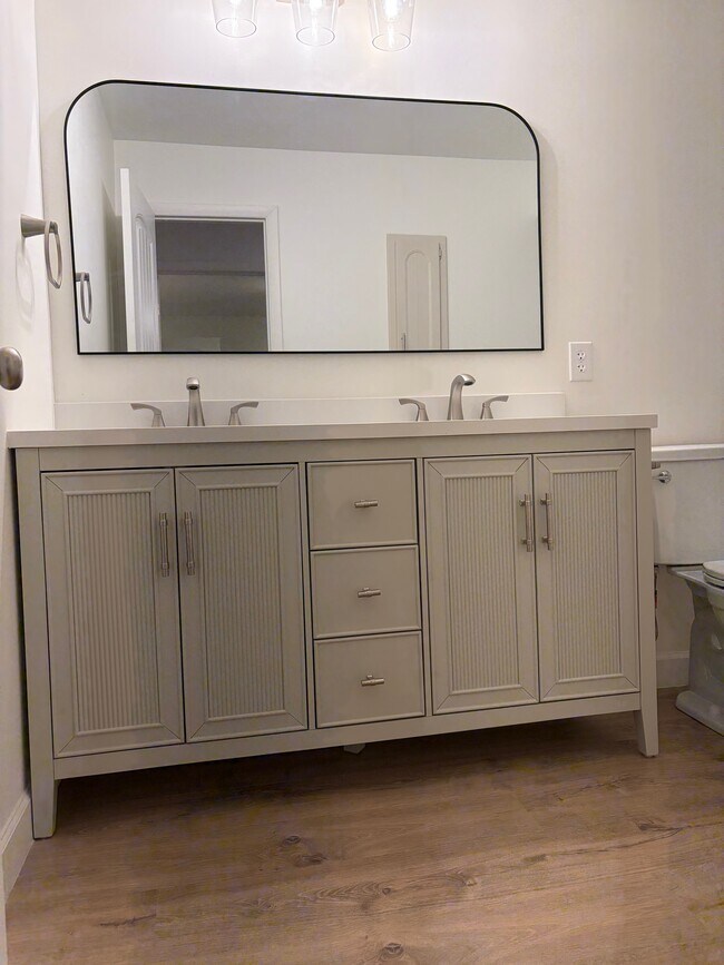 Building Photo - 1411 W Highland St