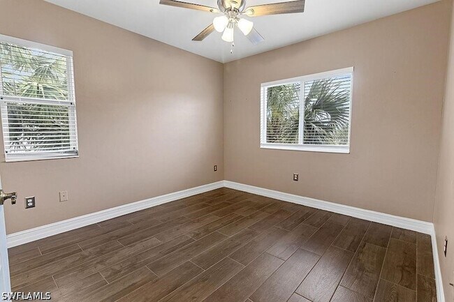 Building Photo - 7827 Regal Heron Cir