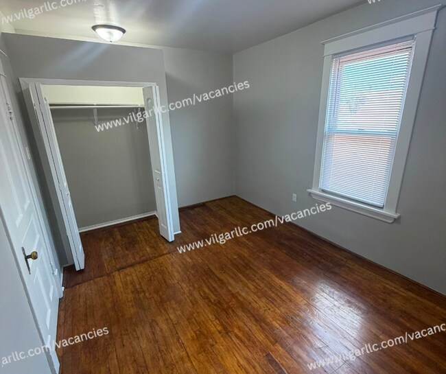 Building Photo - 3824 Fir St