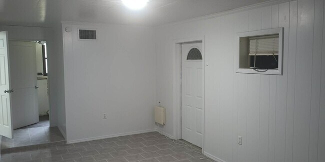 Building Photo - 1239 Morgan Dr