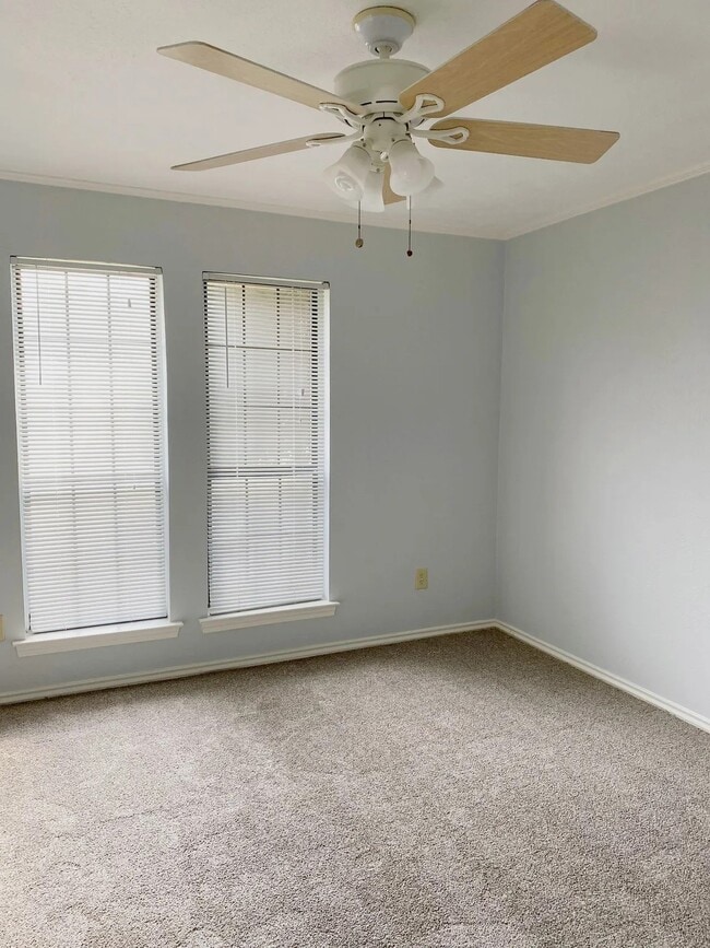Building Photo - 3907A Irvine Dr