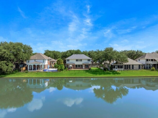 Building Photo - 3206 Summer Bay Dr