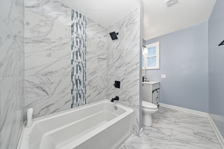 Building Photo - 1504 Hanover St