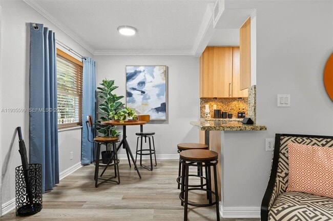 Building Photo - 1125 NE 16th Pl