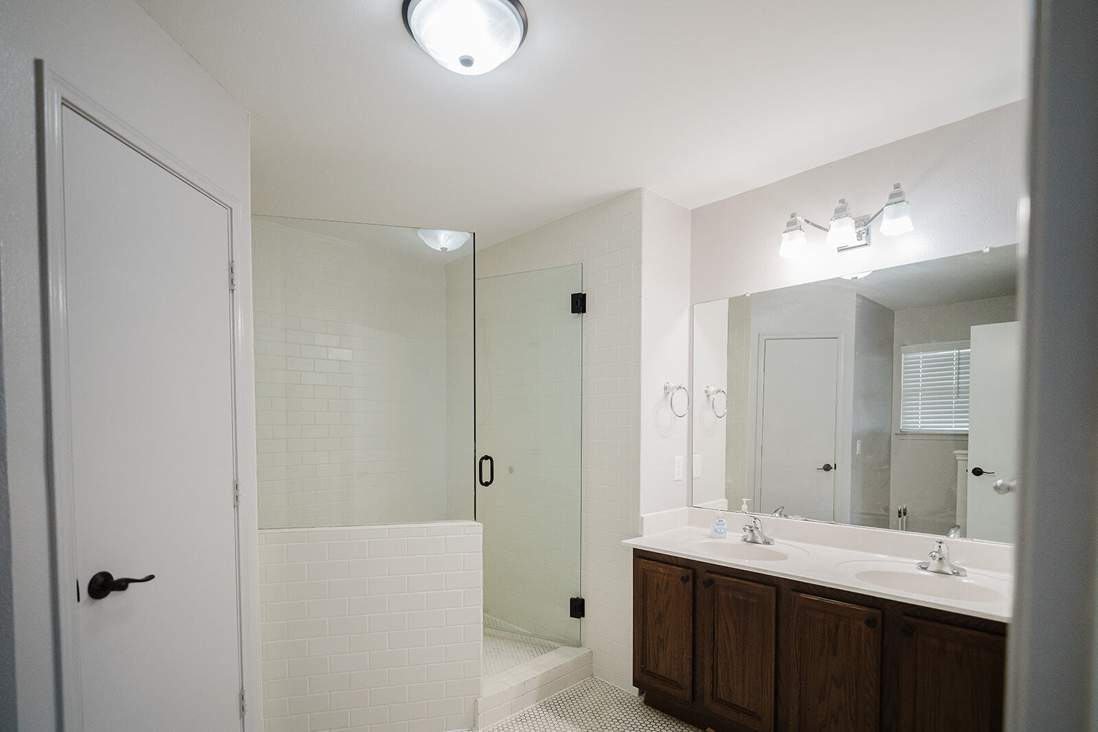 Building Photo - 810 Faircrest Dr