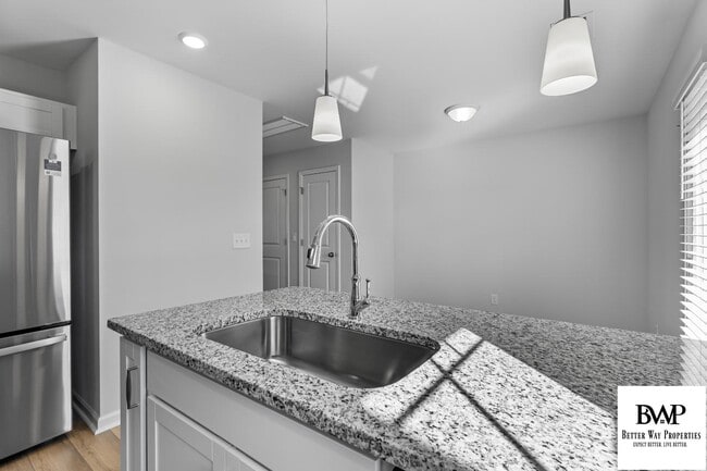 Building Photo - 1050 Astoria Dr