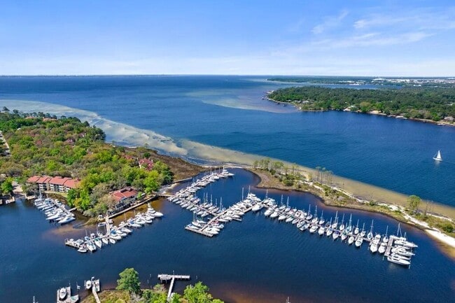 Building Photo - 1940 Bluewater Blvd