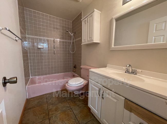 Building Photo - 2600 Cliffside Dr