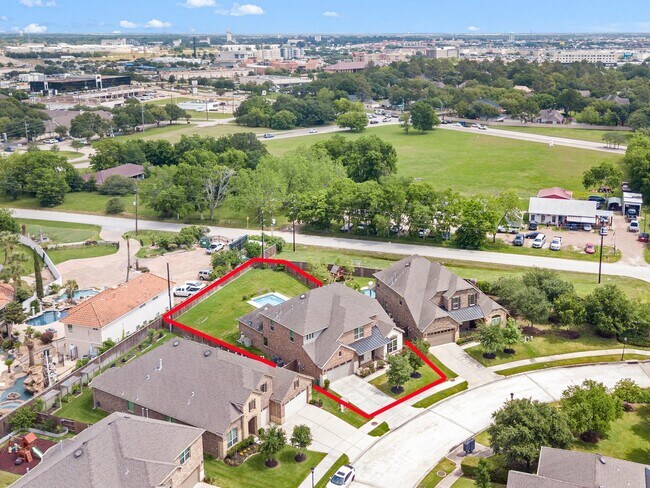 Building Photo - 24910 Meadowthorn Crest Ln