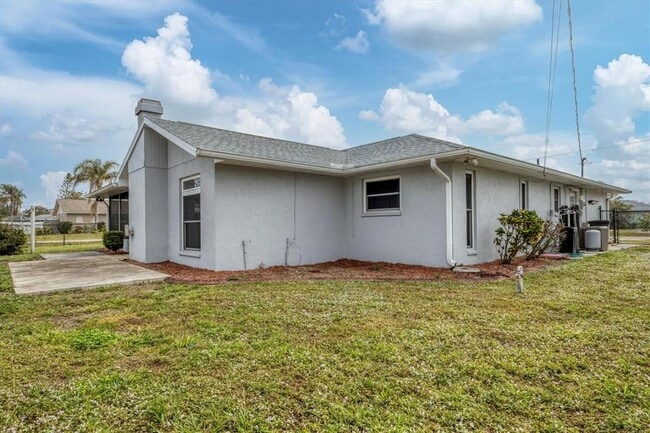 Building Photo - 5221 Lemon Bay Dr