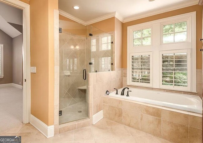 Building Photo - 1111 Regency Dr