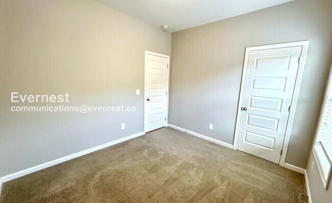 Building Photo - 1028 Echo Rdg Rd