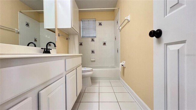 Building Photo - 934 Westpark Dr