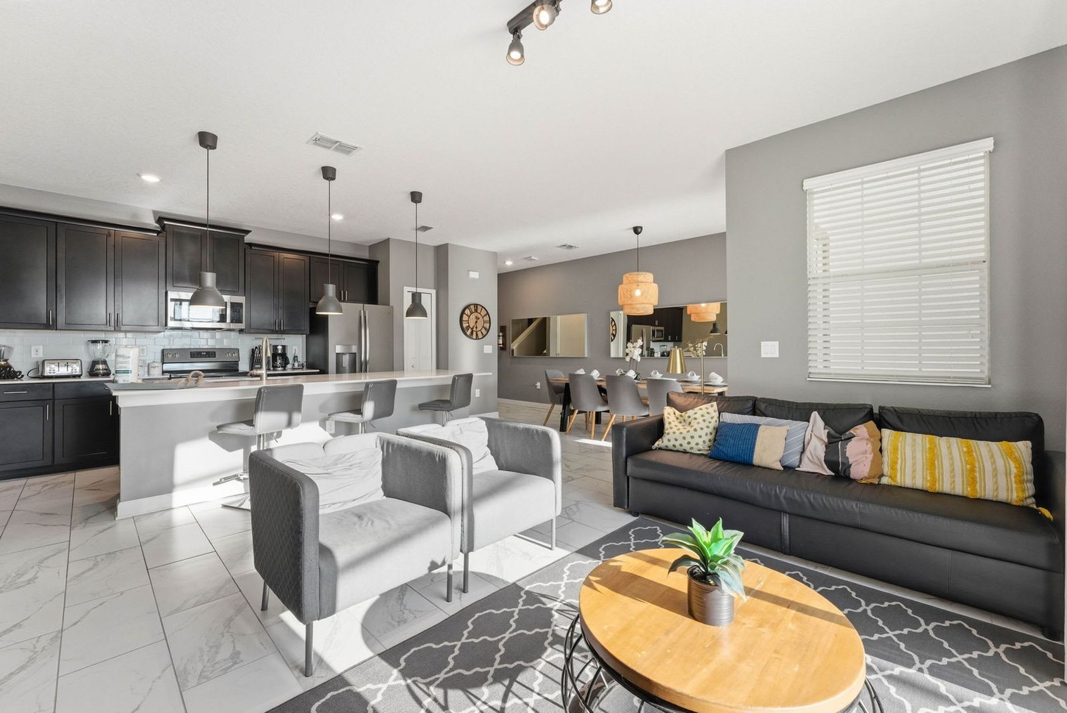 Building Photo - 8924 Stinger Dr