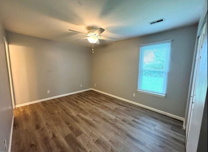 Building Photo - 3836 Clearwood Ct
