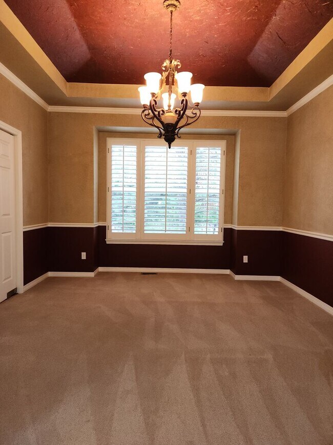 Building Photo - Welcome Home! Beautiful house in Highlands...