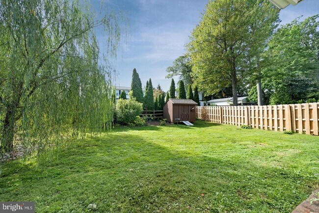 Building Photo - 504 Sharpley Ln