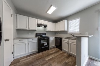 Building Photo - The Square