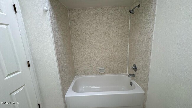 Building Photo - 3850 Blackbird Dr