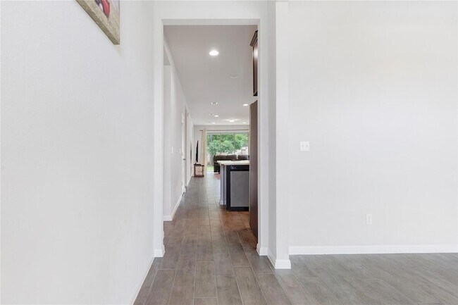 Building Photo - 420 Winding Hollow Ln
