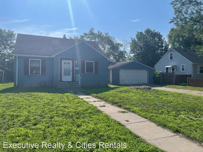 Primary Photo - 3 br, 1 bath House - 5330 Girard Ave N