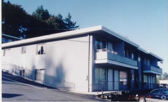 Building Photo - Wind & Hide Apartments